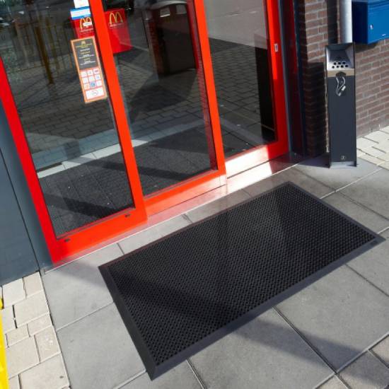 Oct-O-Flex otirač sa oivičenjem ispred vrata