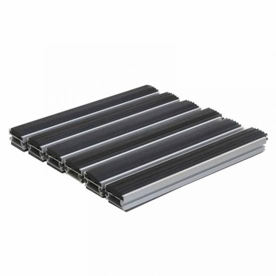 Masivni ugradni aluminijumski otirac 22mm sa antikliznom gumenom ispunom po meri