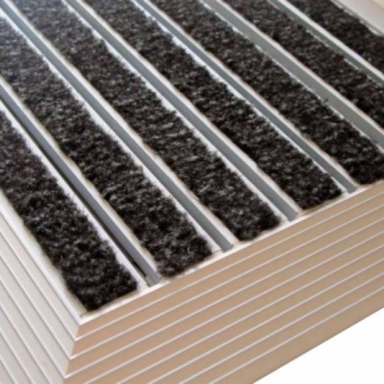 Nadgradni aluminijumski otirač 22mm sa gustom tekstilnom ispunom za upijanje vlage
