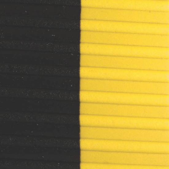Krupni plan i detaljan zoom gornjeg rebrastog reljefa sa horizontalnim linijama