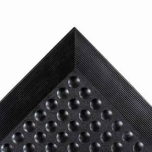 Detalj ugla sa zvaničnom fabričkom oznakom modela antistatičke podloge Skystep ESD