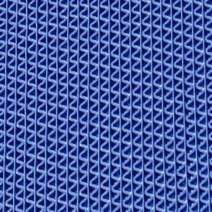 Prikaz isečenog dela rolne plave drenažne podloge Gripwalker debljine 5.5mm