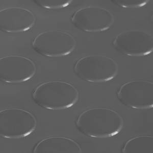 Prikaz isečenog dela rolne sive tehničke PVC podloge sa kružićima debljine 2,2mm