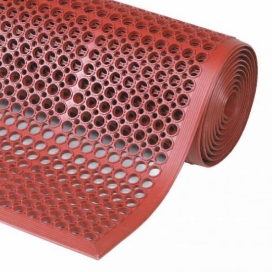Prikaz upakovane crvene gumene podloge Sanitop Red za velike formate i produžene radne linije.