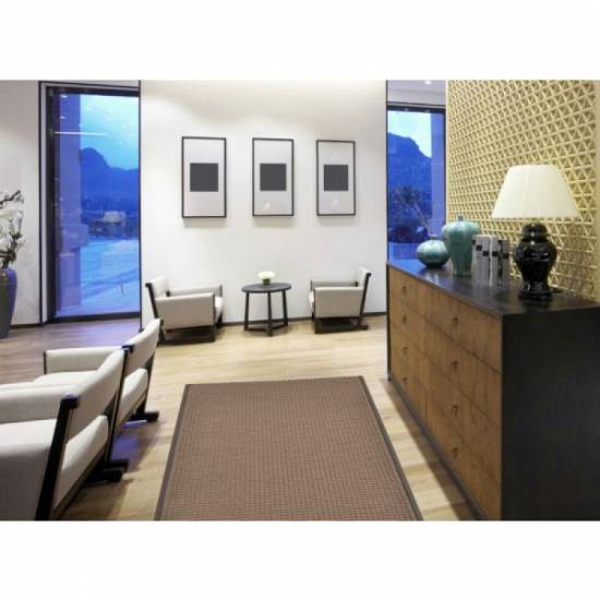 Guzzler otirač braon boje u hotelu Braon Guzzler otirač u hotelu